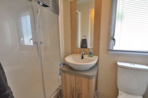 Shower room- click for photo gallery